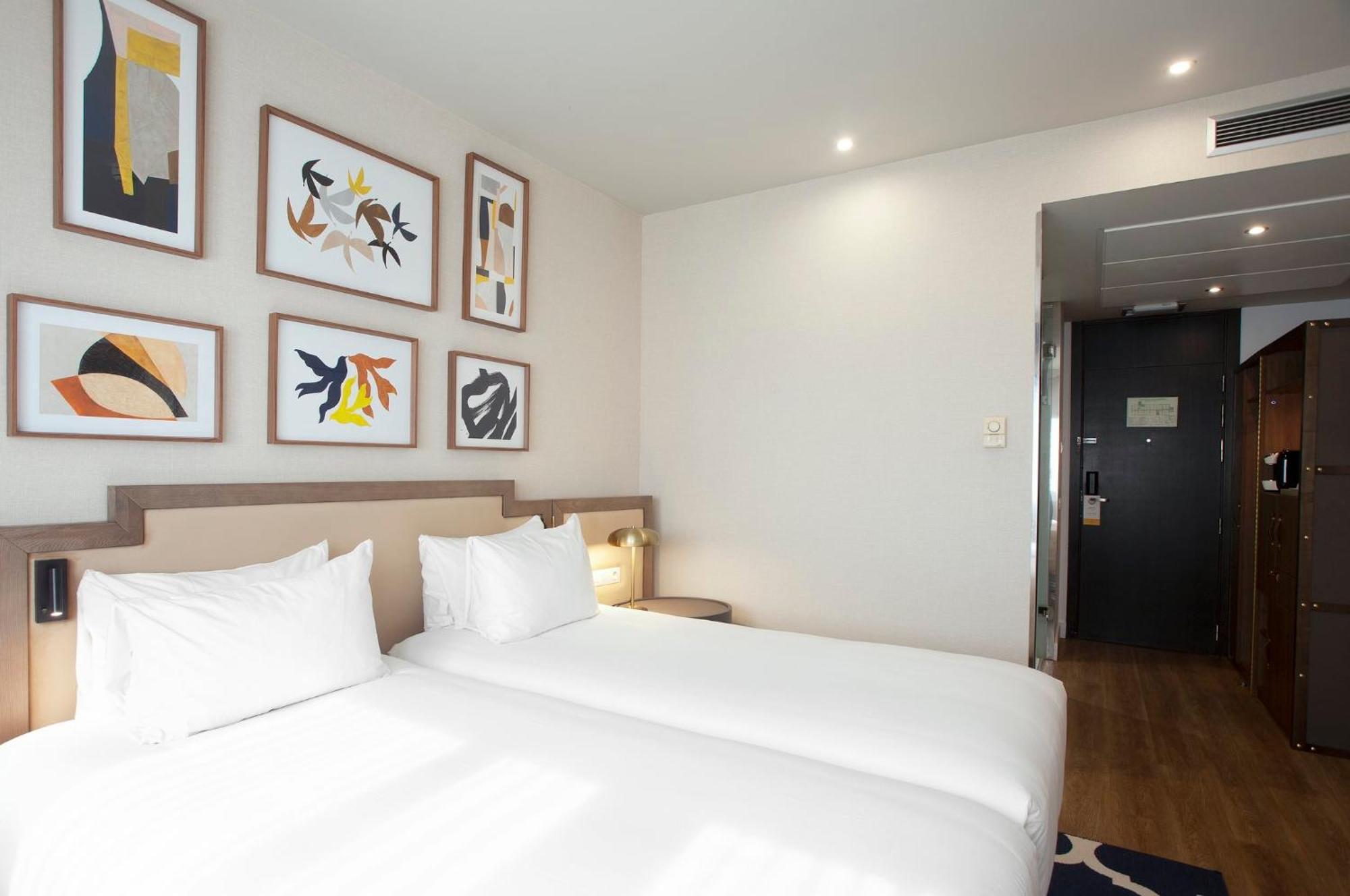 Standard Room with Two Single Beds - Accessible